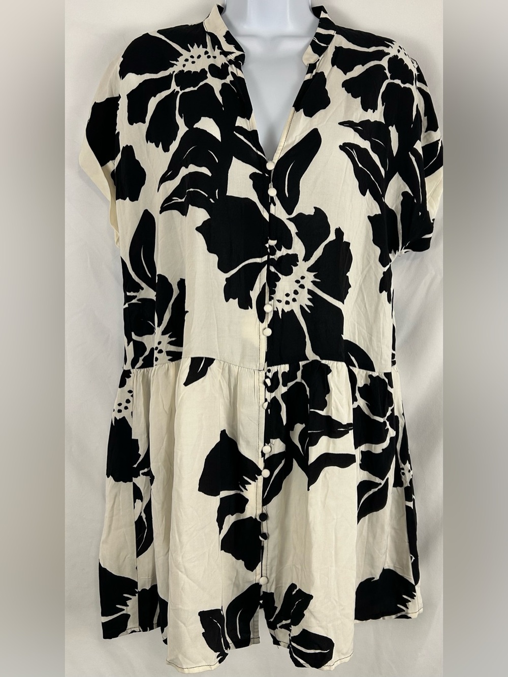 H&M XS Black Cream Floral Viscose Button Front Mini Dress